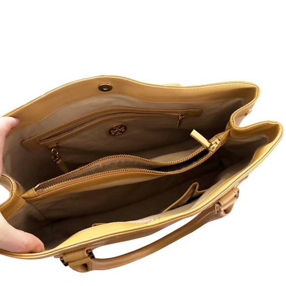 Tory Burch Robinson East West Tote Bag Tan Beige Camel Leather Large EUC - Picture 10 of 14